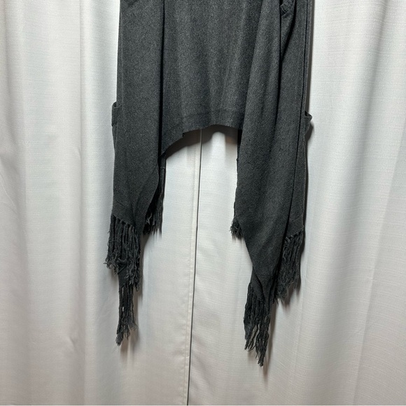 Hollister Cozy Baby Gray Sweater Shawl Vest Fringe M L Boho Pockets Rabbit Hair - Picture 7 of 9